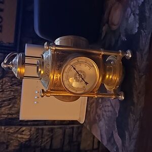 Clock, humidity, and temperature.